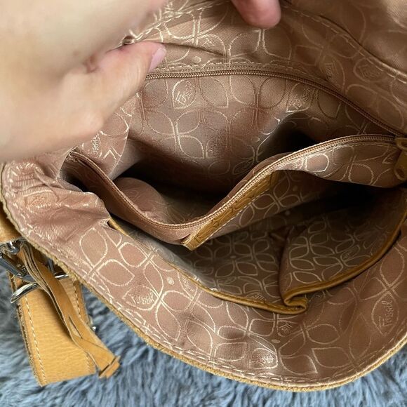 Fossil pebbled leather purse with built in‎ wallet - Picture 8 of 16